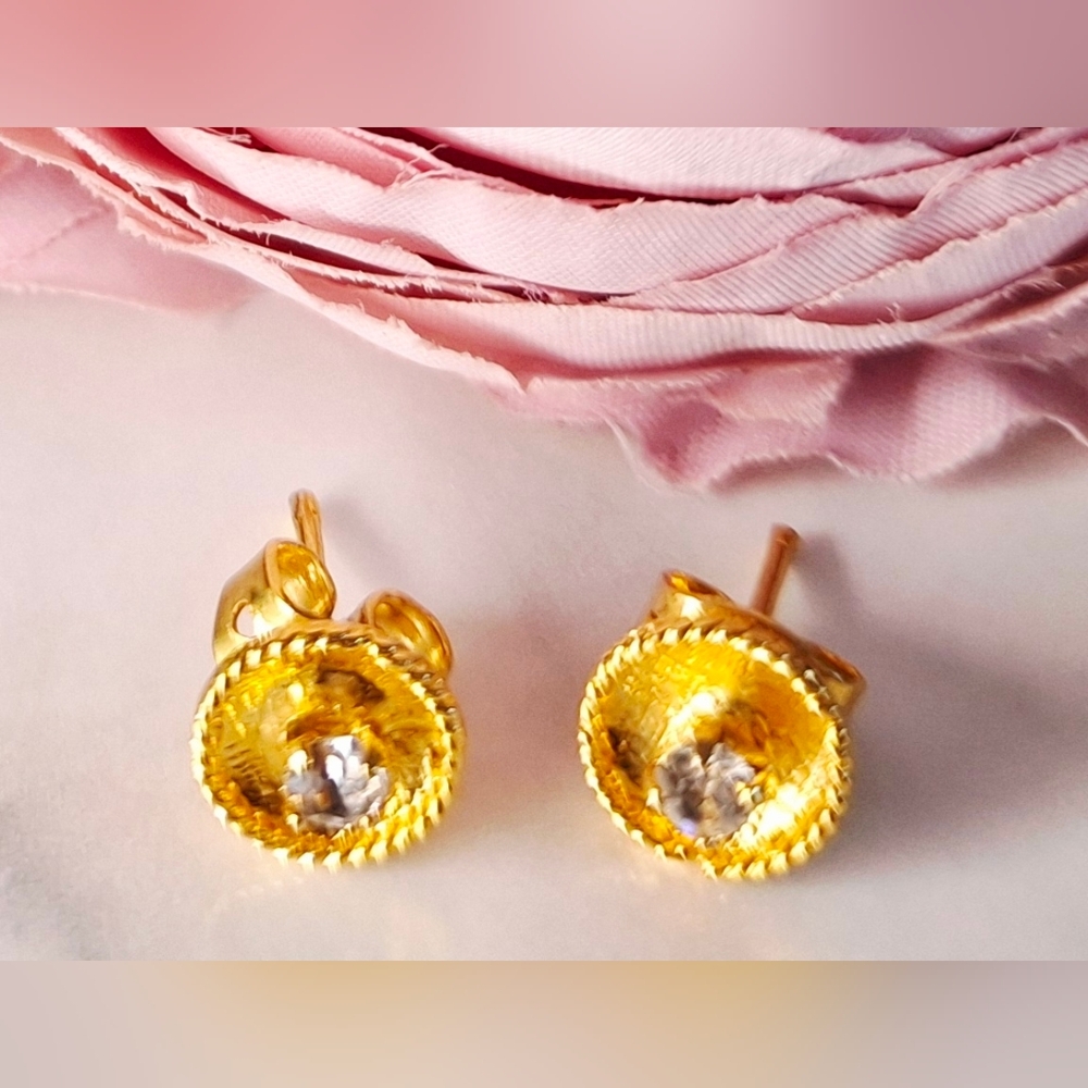 Vintage 80s 🟡✨️Golden Circle Stud Earrings